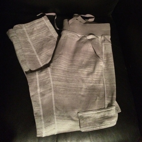 Lululemon carry and go pant -GET THE SET! - Picture 2 of 4